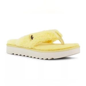 PRE-LOVED Koolaburra By UGG - Women's Furr-ee Sandal in Pale Banana, Size 8